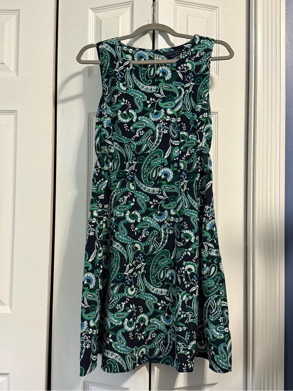 Tommy Hilfiger Paisley Fit & Flare Dress Size 0 Navy Green Sleeveless - Picture 2 of 13